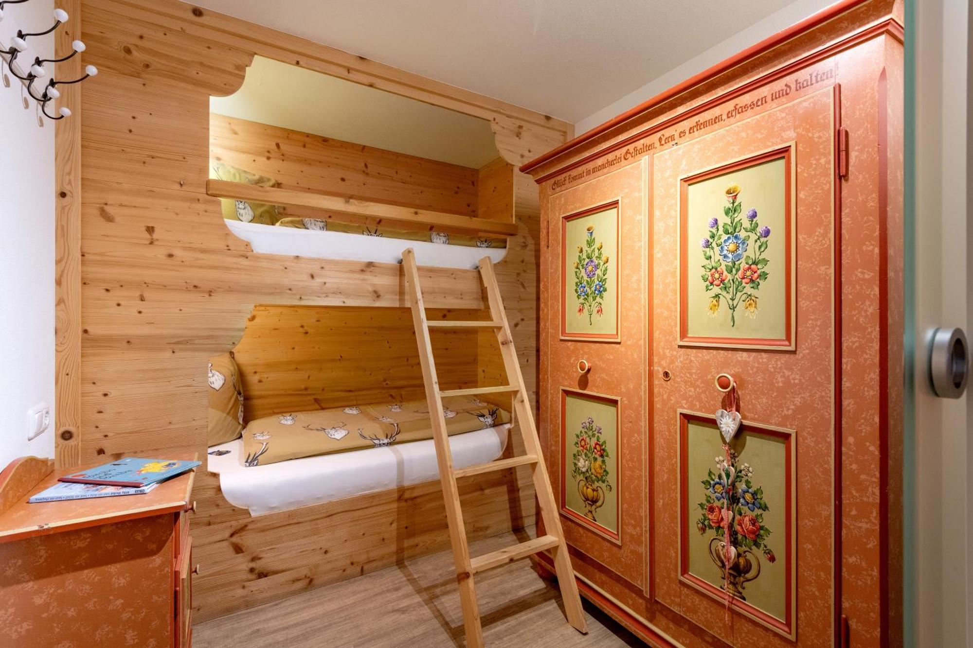 Narzenhof Wellness Chalets, Familien & Luxus Apartments Am Bauernhof Санкт Йохан ин Тирол Екстериор снимка