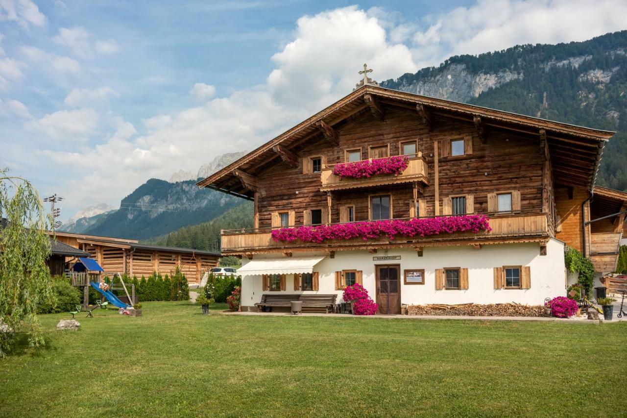 Narzenhof Wellness Chalets, Familien & Luxus Apartments Am Bauernhof Санкт Йохан ин Тирол Екстериор снимка
